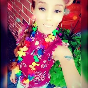 Meet your Posher, Felicia